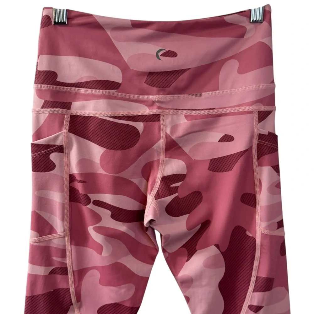 NWT ZYIA Pink Camo Pocket Light n Tight Hi-Rise Capris 20” Leggings Womens 4 - Picture 6 of 15
